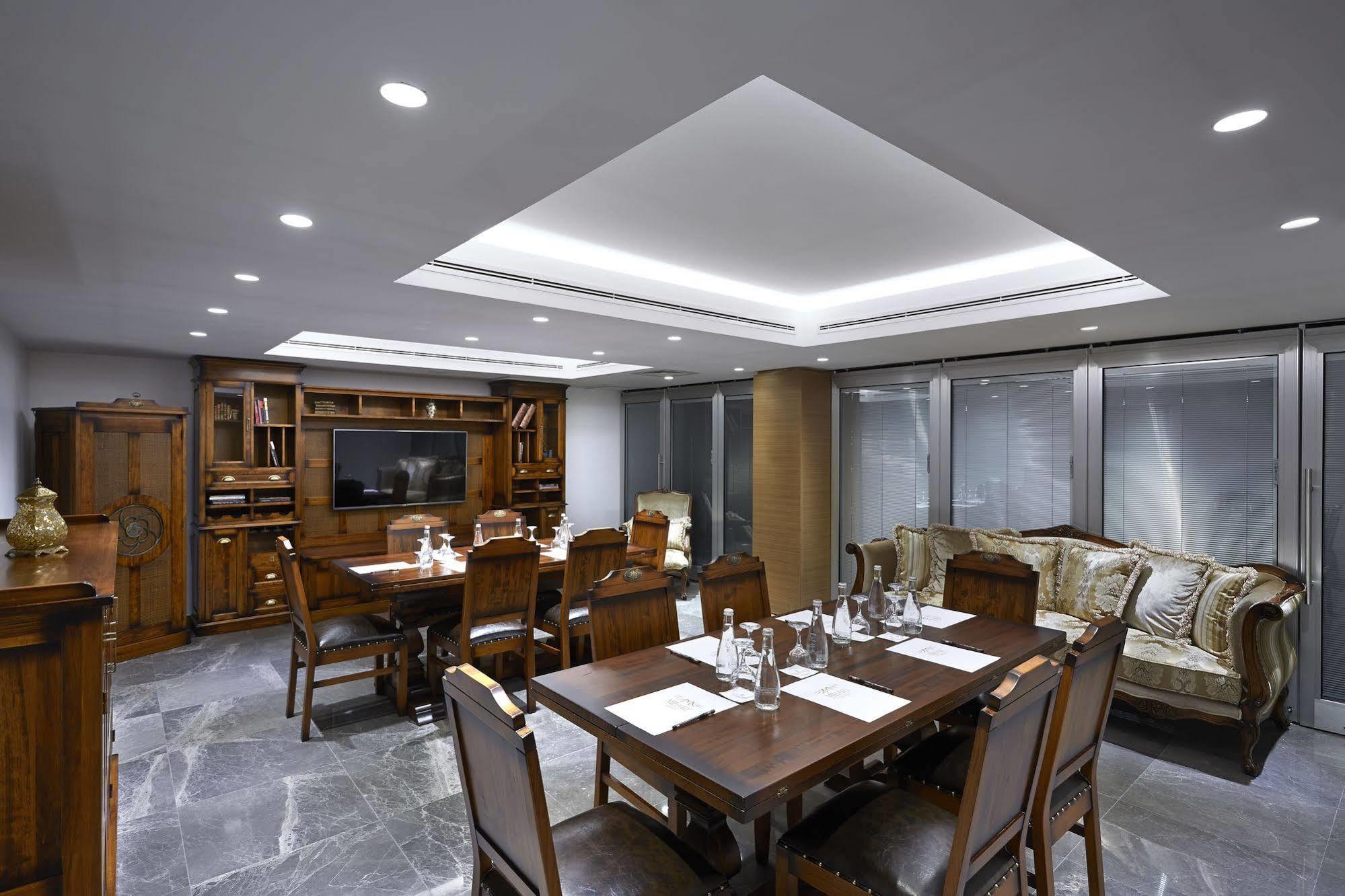 מלון Milport Levent 3*
